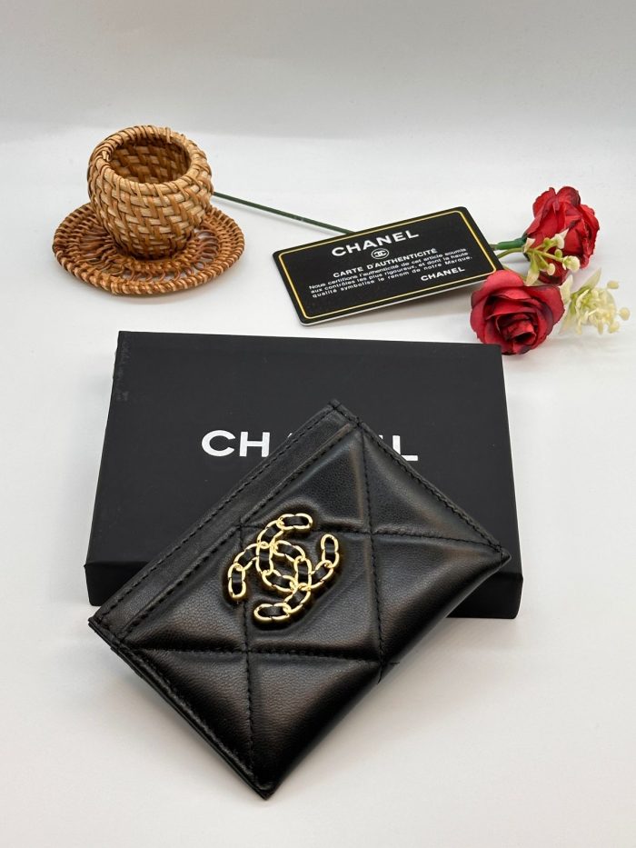 CHANEL 19 CARDHOLDER BLACK