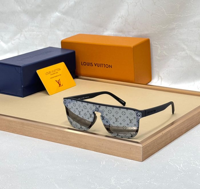 LV Waimea Black Sunglasses