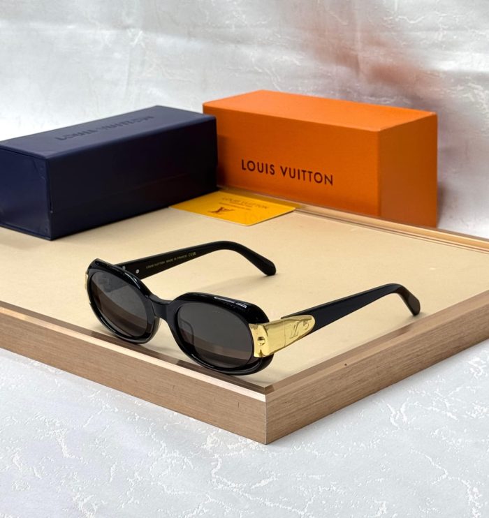 Louis Vuitton LV Clash Round Square Sunglasses In Black Acetate With Gold-Toned Hardware