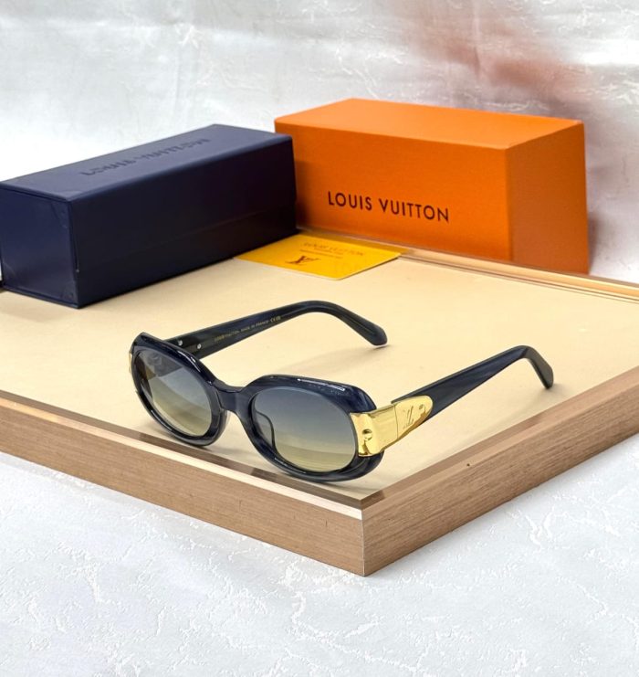 Louis Vuitton LV Clash Round Square Sunglasses In Gary Acetate With Gold-Toned Hardware