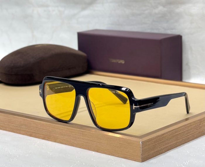 Tom Ford Turner FT1101 Square-Frame Acetate Sunglasses In  Yellow Lens