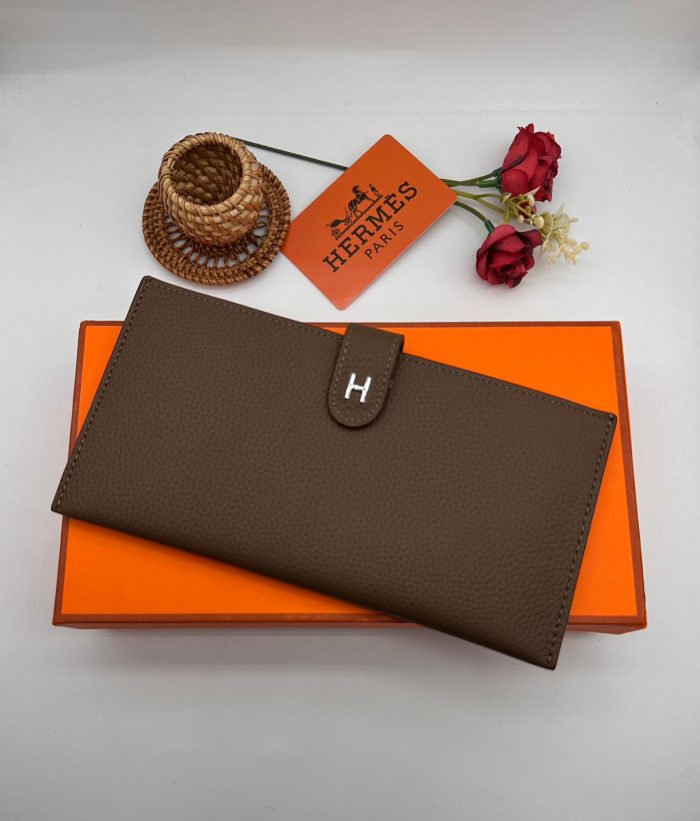 Hermès Béarn wallet in Goatskin leather With a Palladium H closure