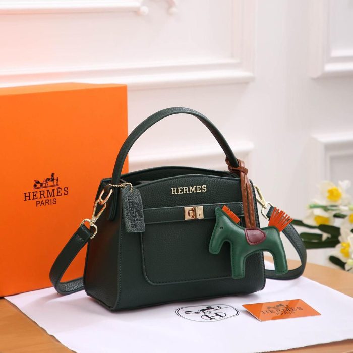 Hermès green leather with palladium-plated hardware