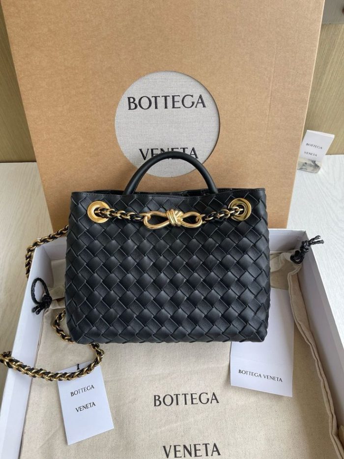 Bottega Veneta Small Andiamo Top Handle Bag Black 23x8x20cm