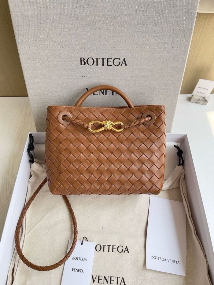 Bottega Veneta Small Andiamo top handle bag in a brown  lamb leather 23x8x20cm