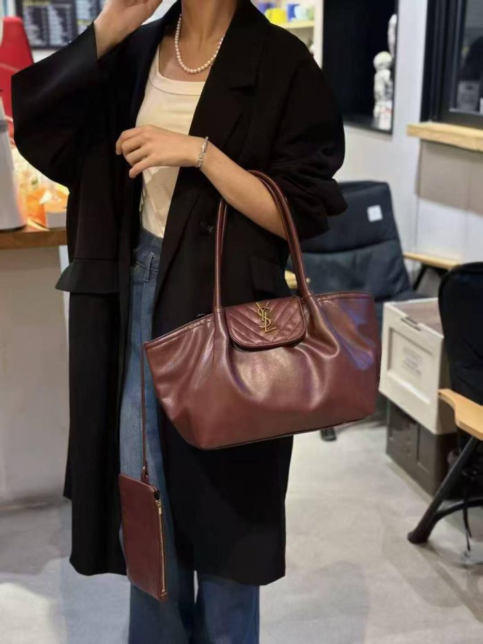 Saint Laurent (YSL) Loulou Shopping Tote Bag in a burgundy quilted leather 30x15x24cm