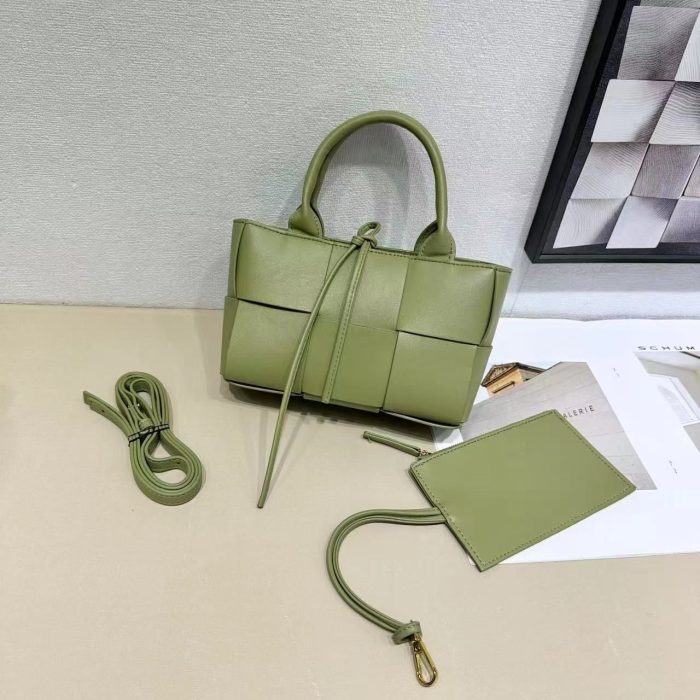 Bottega Veneta Mini Arco tote bag in mint lambskin leather 20cm