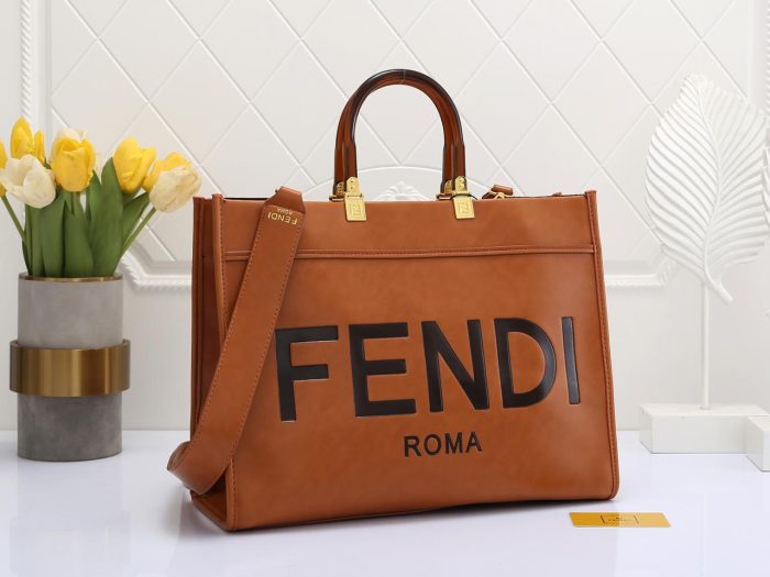 Fendi Sunshine Medium Shopper tote bag in brown calf leather with tortoiseshell-effect plexiglass handles