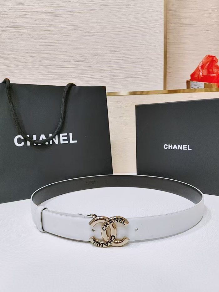 Chanel White Leather Belt With A Gold-Tone Interlocking CC Buckle