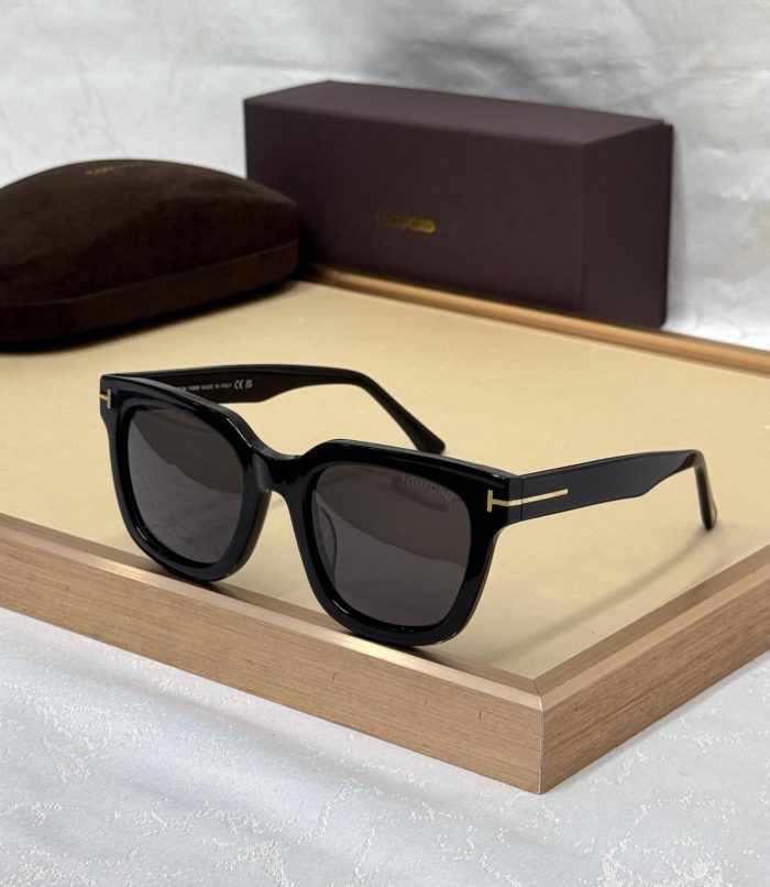 Tom Ford (FT1115) Square Sunglasses