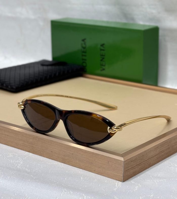 Bottega Veneta BV1390S Cat-Eye Sunglasses In A Tortoiseshell And Gold Colorway