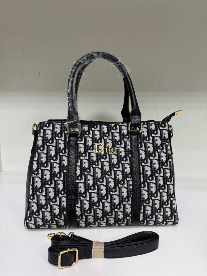 Dior tote bag with the black and white Oblique pattern