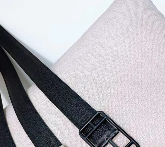 Hermès Royal Belt Buckle With A Reversible Leather Strap In Taupe And Black Calfskin With Black-Tone Logo