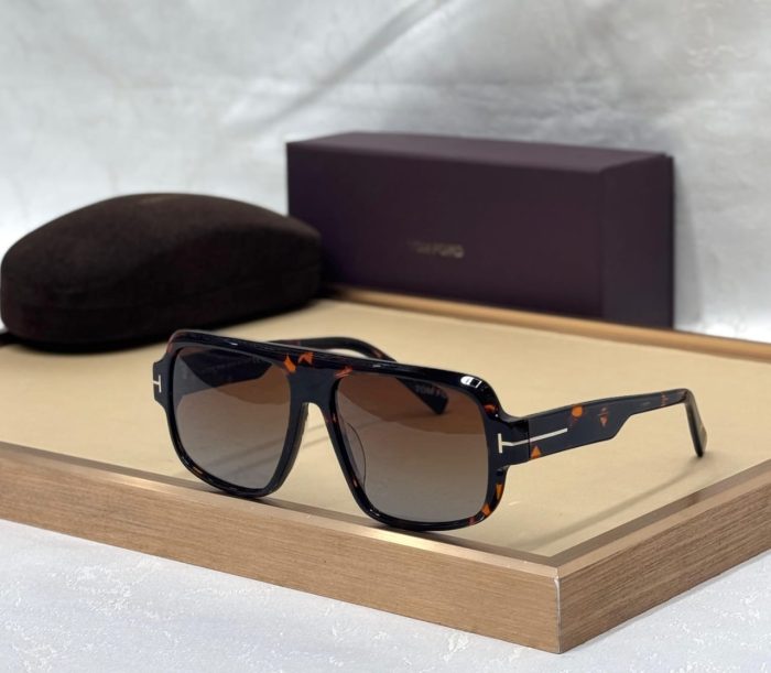 Tom Ford Turner FT1101 Sunglasses A Tortoise Acetate Frame With Gradient Lenses